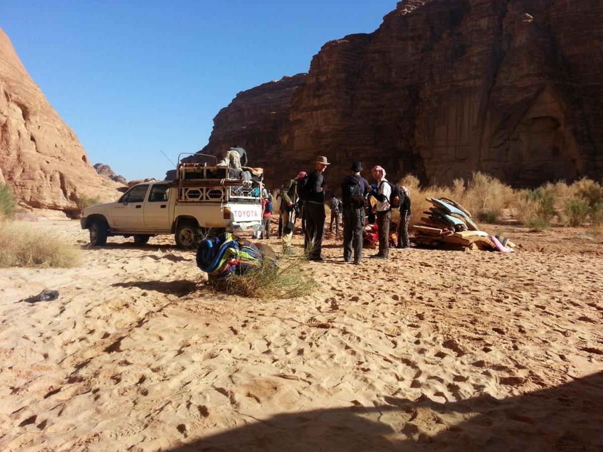 Hotel Zawaideh desert Camp Wadi Rum Exterior foto