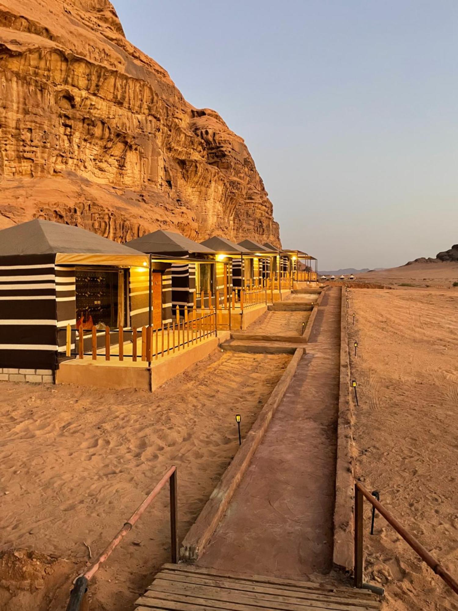 Hotel Zawaideh desert Camp Wadi Rum Exterior foto