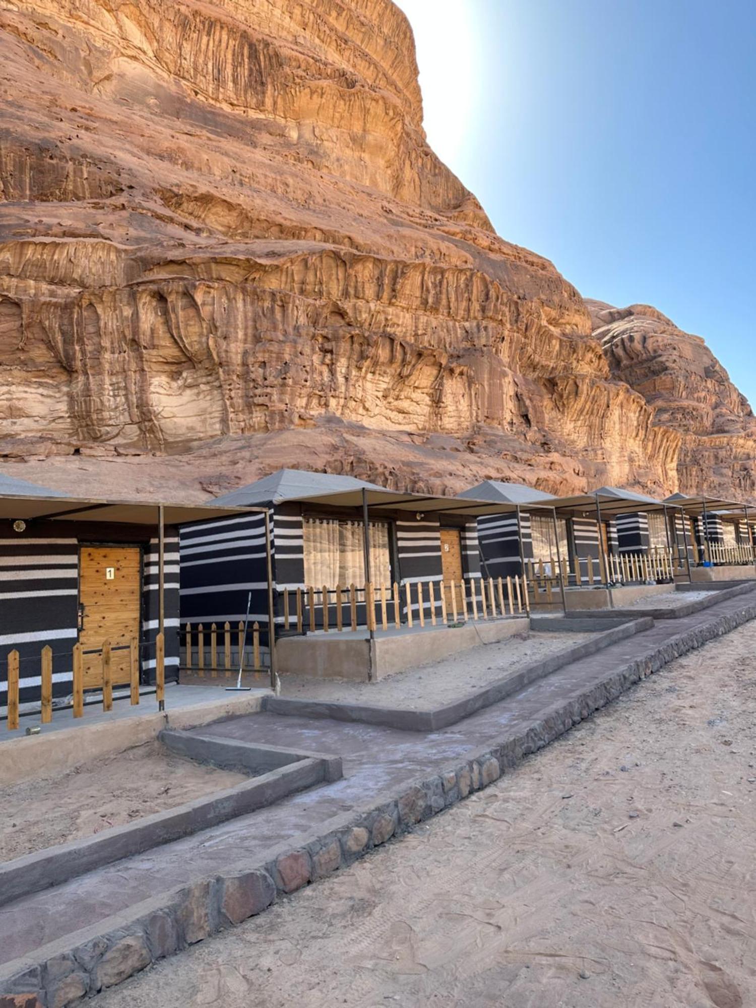 Hotel Zawaideh desert Camp Wadi Rum Exterior foto